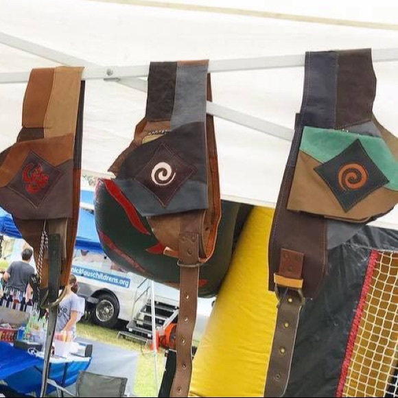 Genuine color leather swirl fanny pack design - Picture 7 of 8